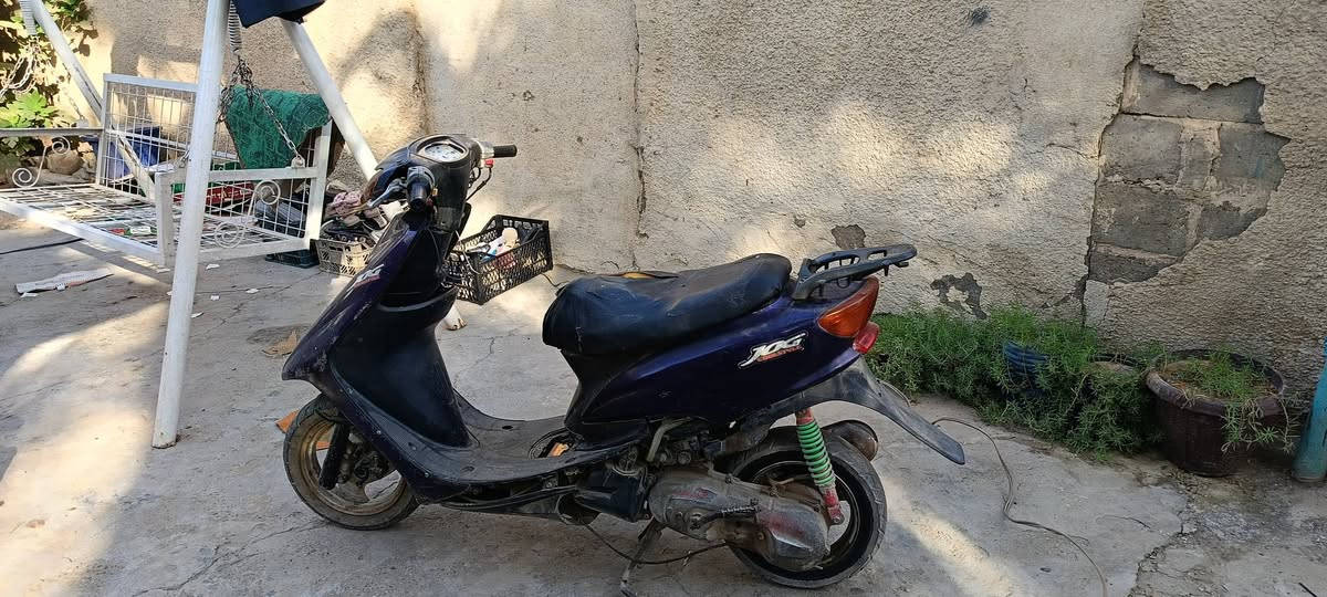 دراجة عصفورة لبيع أو مرورس عوزه بس تايرات طاكه سعره 100وبيه مجال بسيط مكاني بغداد الدورة هورجب
