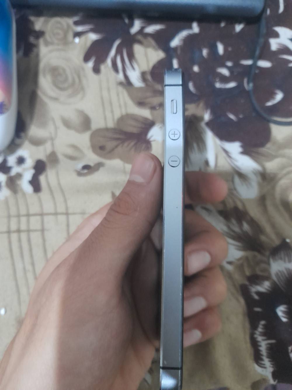 ايفون 5s • ١٦ • كاميرا عطلانه