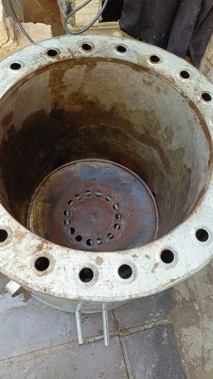 طباخ وتنور وكيزر صغير للبيع بغداد مدينه الصدر وتساب***********
