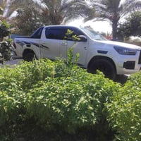 للبيع هايلوكس GR 2022 رقم بغداد الانكليزي بسمي فول مواصفات ماشيه تقريب...