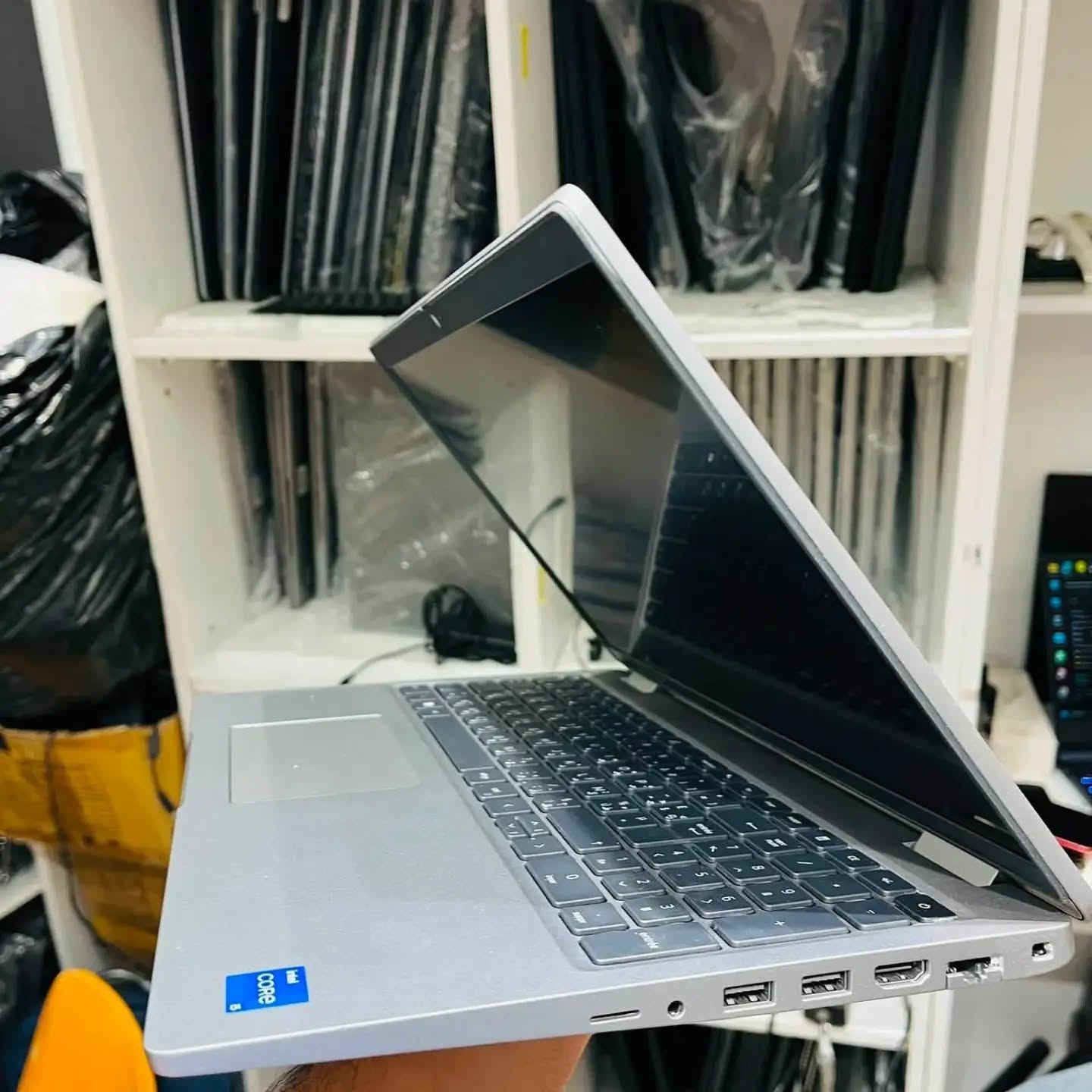 🔥 عرض مميز من عالم التقنية 🔥

💻 Dell Latitude 5530
جيل 12 بأداء قوي وتصميم أنيق، مناسب للدراسة والعمل والاستخدام اليومي.

🔹 Intel Core i5 – الجيل 12
🔹 RAM 8GB
🔹 256GB SSD سريع
🔹 شاشة FHD بحجم 15.6"
🔹 Intel UHD Graphics
🔹 كيبورد كامل
✨ نظافة الجهاز ممتازة جداً

🎁 هدية: جنطة + ماوس
🛡️ ضمان شهر كامل
🚚 توصيل مجاني لجميع المحافظات

💰 السعر: 470,000 دينار فقط

📲 للاستفسار والطلب واتساب:
***********

🔥 عالم التقنية — جهاز مرتب، مواصفات قوية، وسعر يستاهل.
