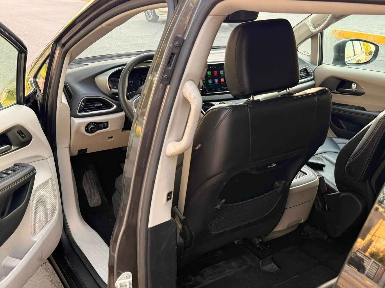 🚨 للبيع | كرايسلر باسيفيكا 2023 🔥
📍 الموقع: بغداد -حي القاهرة قرب اسلحة البرق
مزاد VIP CAR

✨ المواصفات:
🔹 تشغيل بصمة + تشغيل عن بعد
🔹 كشنات كهرباء
🔹 بيبان كهرباء + الجنطة كهرباء
🔹 شاشة + كاميرا خلفية
🔹 إنارة LED أمامية + بك لايت LED
🔹 داخل جلد فخم
🔹 رادار أمامي + نظام تحديد المسار
✅ الضرر موضح بالصور 
📏 ماشية: 61 ألف ميل

💰 السعر: 190 ورقة  🔥 بيها مجال

📞 للاستفسار: ***********

⸻

📢 يتوفر عرض السيارات للبيع في صفحتنا – وموديلات متعددة من الباسيفيكا وغيرها موجودة حالياً!
