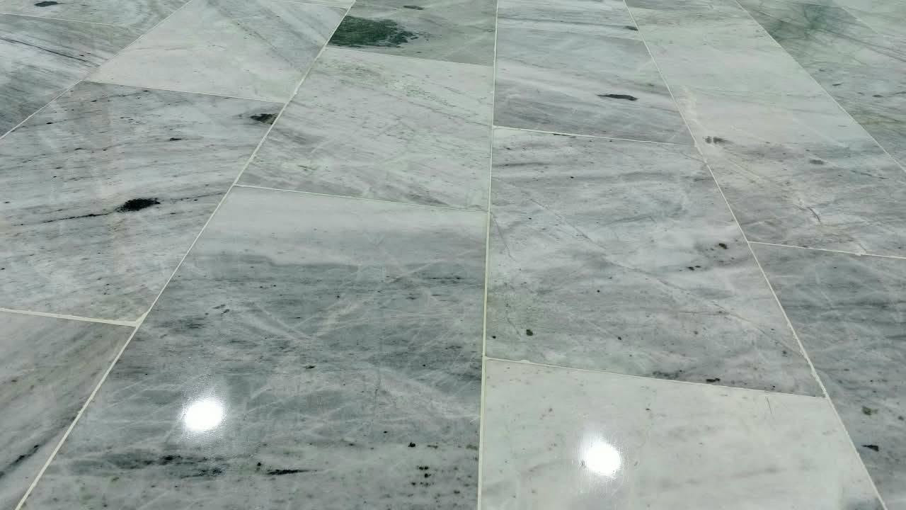 السلام عليكم
🔴تلميع البورسلين والكاشي والمرمر والكرانيت... 
🔴جلي كراج او بيت او عمارات مواقع عامه 
🔴جلي وتلميع البايات الدرج آيضا 
🔴ملأ الحفر وتصليح ومعالجه عامه للأرضيات 🔎
🔴الكاشي والصب والمرمر والبورسلين
اتصال واتساب موجود ٢٤ساعه والكادر بانتضارك للستفسار والطلب 📞📞***********
