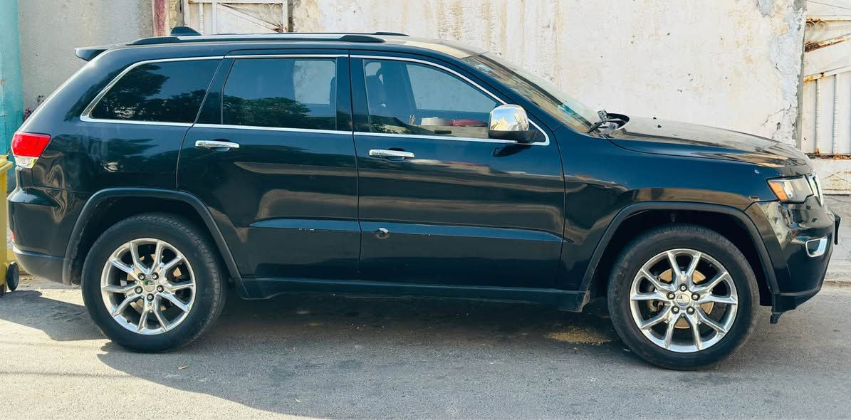 جيب لاريدو فول مواصفات 2014
صبغ احزام فقط الشاصي بي طخه بسيطه بدون كص و معجون و صبغ
رقم بغداد دولي تحويل مباشر 
مواصفات الفول معروفه 
كشن كهرباء تدفئه كشن و ستيرن 
بنوراما 
جنطه كهرباء 
بصمه حساسات 
140 و بيها مجال بسيط 
*********** دهل اوران, واسط
