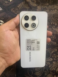 تكنو Spark 30 Pro • ٢٥٦ جيجا • شاشة AMOLED ٦٫٧٨ إنچ