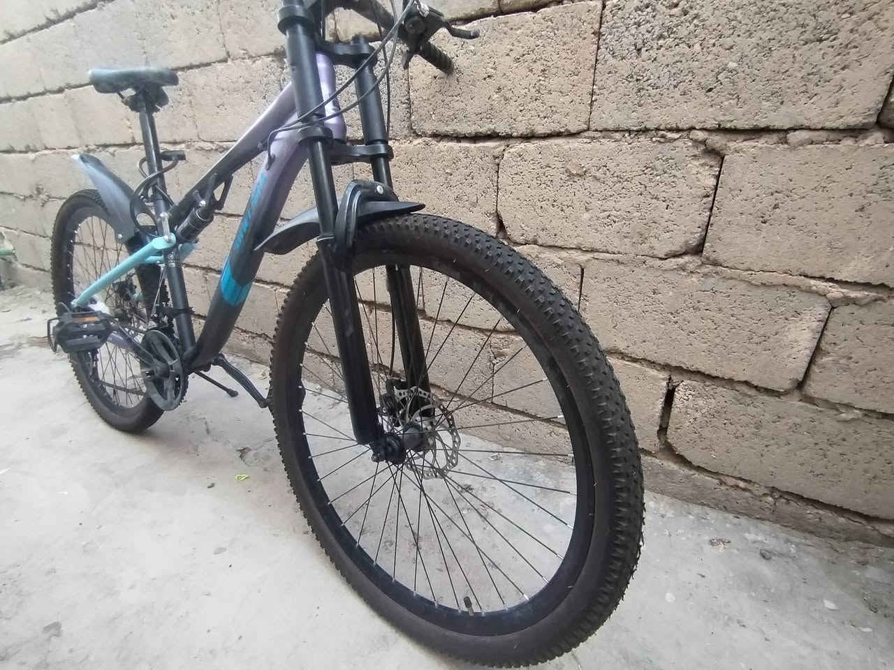 بايسكل رياضي للبيع حجم 28 
سعر 100 بي مجال 90 قفل 
العنوان الرمادي منطقة البعلوان الورار شارع الحوانيت
للتواصل عبر رقم ***********
