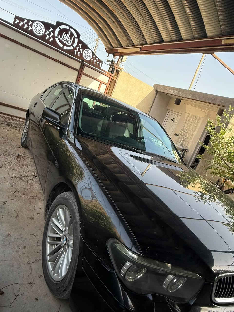 للبيع سيارة BMW الفئة السابعة (745i - باخرة) موديل 2004، محرك 8 سلندر قوي وناعم. ​المحرك والكير: حجم 745 بحالة ممتازة  حدادية جديدة بالكامل. ​تبريد ثلج  دواخل سوده جديدة ونظيفة جداً . تخم تاير جديد. ​بيها قطعه صبغ حسب علمي، ابيع حزام (غير مفحوصة سونار). الرقم: البصرة. ​الموقع: ميسان  السعر: 110 ورقة ($11,000) ومجال بسيط للجادين فقط. للتواصل والاستفسار (اتصال / واتساب): ***********
