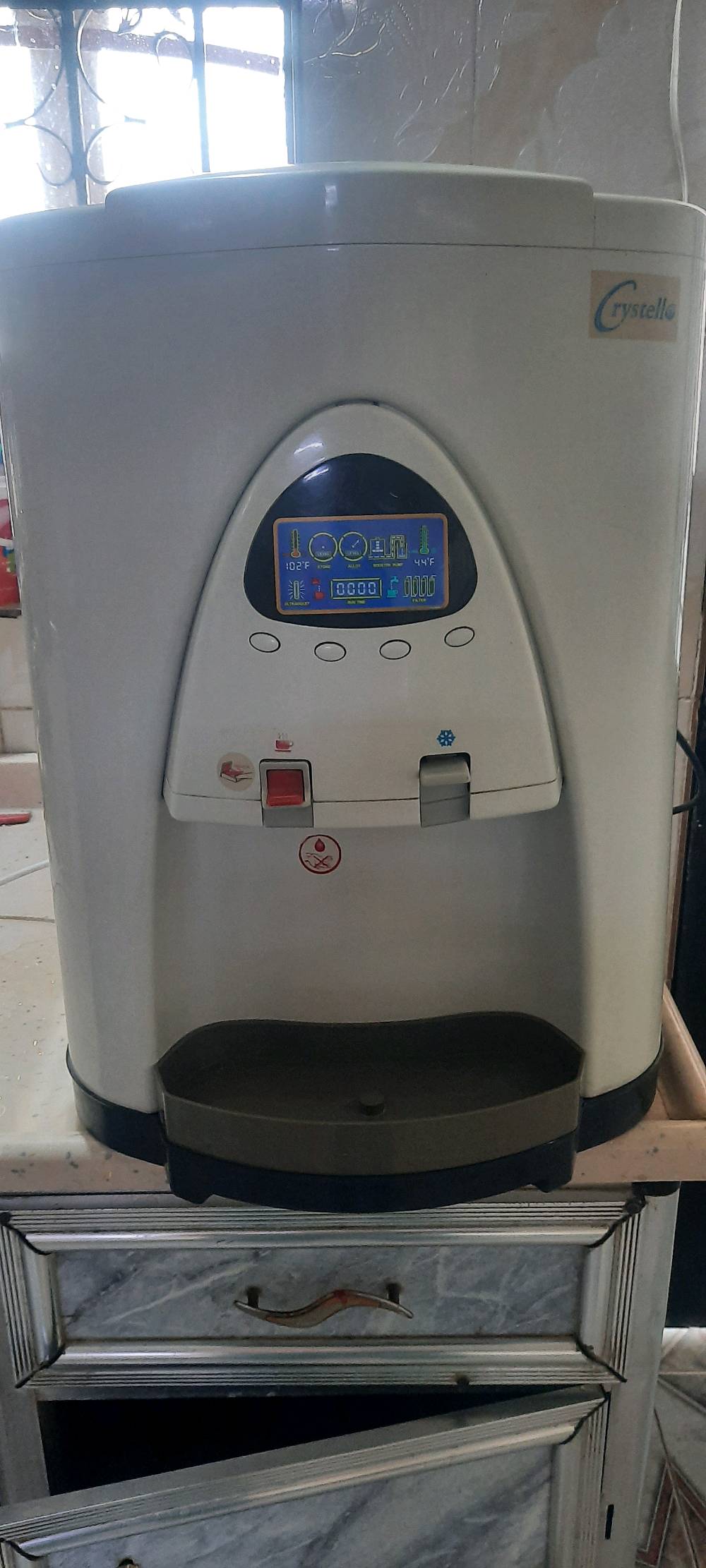 براد وبداخله فلتر ب٧٠ بي مجال شغال وجاهز شرط تبريد ثلج