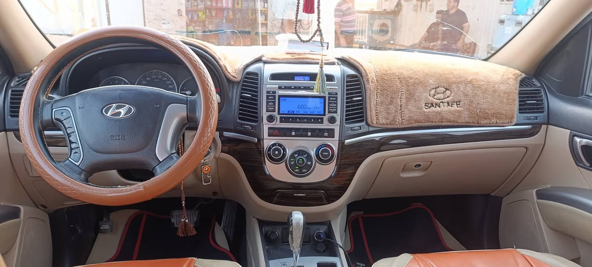 السلام عليكم
سياره سنتافي موديل ٢٠١٢ باسمي رقم دولي سنويه لل٢٠٢٩.      ٤سلندر سبعه راكب فتحت سقف تبريد ثلج تدفئه اشاير بلمرئي شفط  بصمه ابواب ثلاجه محرك وكير كفاله البدي انته تشوف بعينك
تحكم ستيرن كامره السعر 140 وبي مجال وتدلل
البصره القرنه ***********
