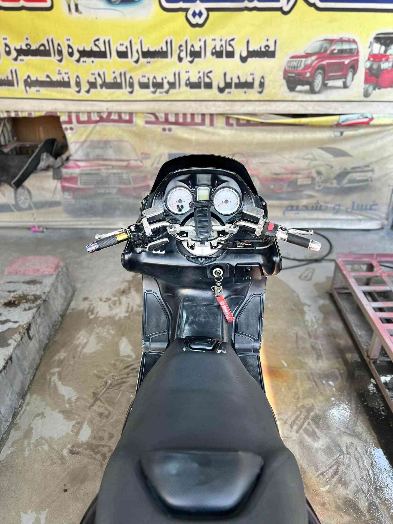 السلام عليكم من رخصه الادمن المحترم 

تي ماكس 2008 للبيع مكفوله من محرك وكهربائيات 

الدراجه ماشيه 45 ألف حقيقي 

عليها ادامه من كلجات وتايرات جدد امامي وخلفي وأدامه منظومه مي وبلكات اصليه 

بيها شلعه ومعدل اشك الكاع وحماوه نص ثابت 

دهن AMS oil اصلي 

بيها صالنصه رياضي كاربون اصليه 

مكان الدراجه بغداد الامين الثانيه 
للاستفسار *********** ممتوفر عل خاص واتساب او اتصال ☎️
