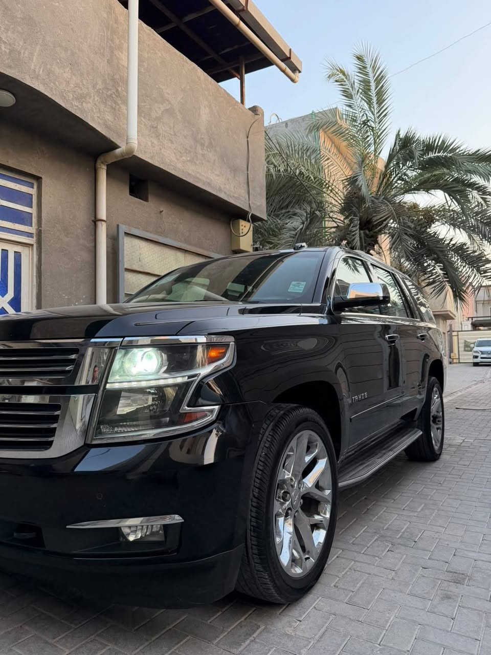 تاهو بريمير 2016خليجي وكالة المنصور
كفالة عامة حتى الدعاميات فقط مكانين PDR
السيارة فول فول مواصفات داخل قرميدي 
1-كشن تدفئة وتبريد وخزن ميموري
2-مثبت سرعة و رادار امامي 
3- رادارات جانبية ونقاط عمياء 
4-حساسات امامية وخلفية
5-ويل كروم قياس 22
6- كشن رجاج
7-شاشةDVD 
8-مرايات شفط وقلاب واشاير بالمري
9- 5 بصمات
10-ثلاجة
11-قاصة
12- قيادة ذاتية
13-اوامر صوتية
14-فتحة سقف
15-صندوك شفط  
16-فور ويل
17- شحن لاسلكي 
وبقية المواصفات المعروفة للفول
السيارة رقم بغداد بأسمي 
السيارة ماشية 136 كيلو متر 
المكان بصرة 
للاستفسار متوفر اتصال وواتساب
***********
