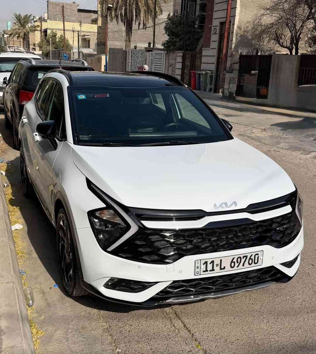 كيا سبورتج جي تي لاين موديل 2024 
فول مواصفات 1/1 
بانوراما 
تشغيل بصمة 
كشنات جلد وكنتاره 
كشن كهرباء 
شاحن واير لس 
تحكم ستيرن 
تدفئة وتبريد مقاعد ومقود 
لايتات زينون 
نقاط عمياء 
رادار تفاعلي 360 درجة 
وباقي المواصفات المعروفة 
السيارة ضمان الشركة الدولية لغاية 100 الف كيلومتر 
مكفولة من الصبغ ماعدا pdr بالباب الخلفي عكس جهة السائق شي بسيط جدا ومامبين ابدا 
مبدل بيها بطاله بالشركة بالضمان 
مكانها بغداد العامرية او حي حطين 
السعر 22,300
***********
