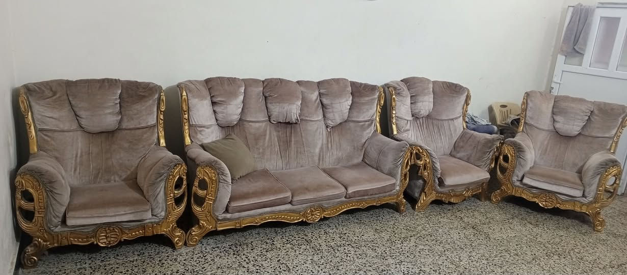 السلام عليكم 
تخم مستعمله نظيف للبيع 
سعره 225 الف وبيه مجال 
العنوان:فلوجة حي نزال 
الشراي يتصل على هذا الرقم 
***********
***********

