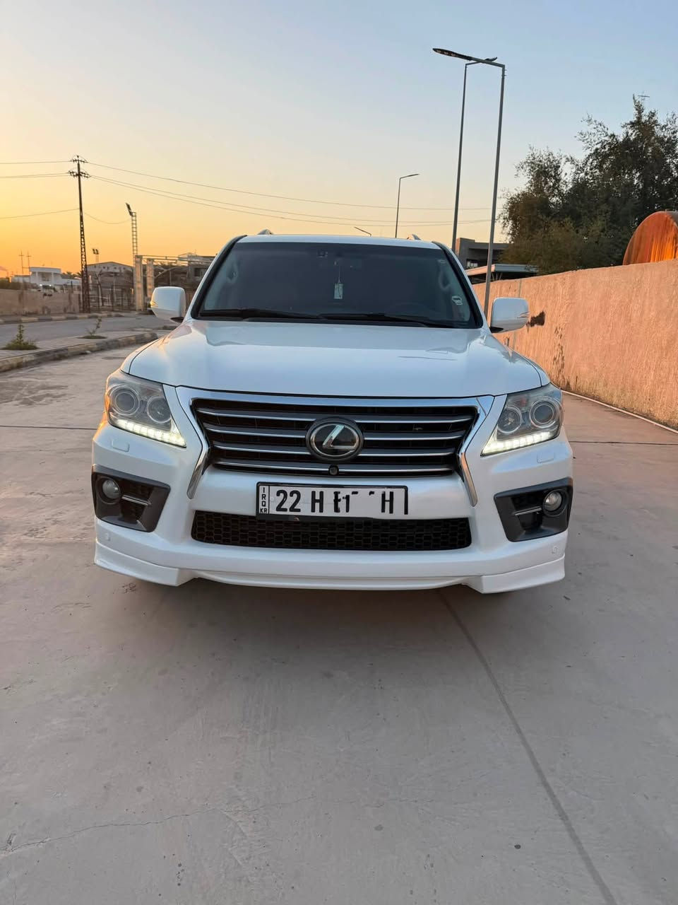 السلام عليكم لبيع لكزز موديل 2012 بريم داخل مشمشي lx570sport مكفوله من التبديل كير محرك مكفوله تخم دسكات تايرات جديده ماشيه 200 حقيقي رقم شمالي تحويل وكاله حاضر تضليل بلسنويه لبيع او مراوس برقم شمالي فقط مكان واسط الزبيديه :***********
