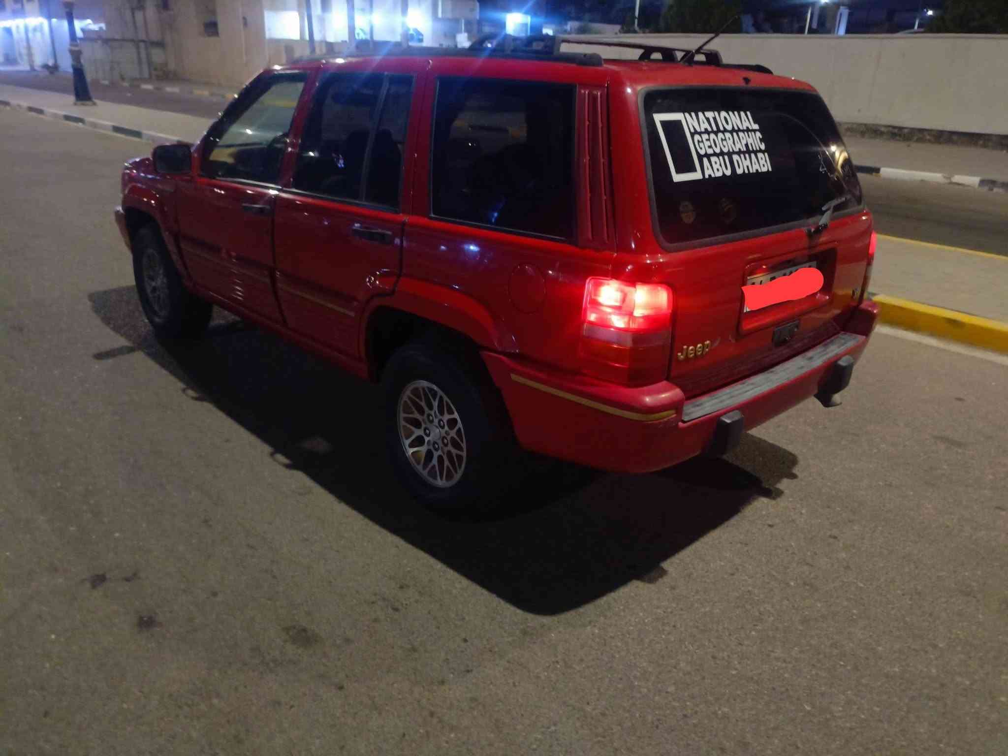 سلام عليكم سيارة جيب شيروكي موديل 94 مكفولة من ضربه ول صبغ مكينه وكير بلاد سيارة كله بلاديه تبريد ثلج تخم تاير جديد حداديه نص عمر رقم بصرة بسمي تحويل ثاني يوم سنويه مجددة 2030 لون مميز مكينه 5300 سيارة جاهزة بس حدادة نص عمر مكان سيارة البصرة سعر 55 بيه مجال ستفسار ***********
