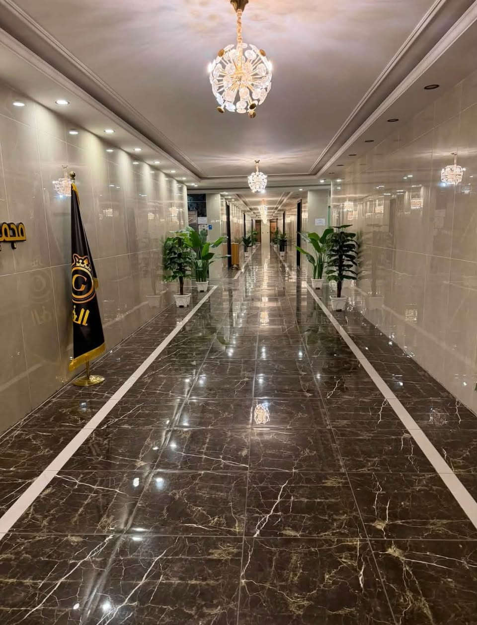 🏠السلام عليكم شقة vip للبيع
‏⠀⠀⠀⠀  ⠀
⠀⠀⠀⠀⠀⠀ 📍الموقع مجمع الغيث — شارع المشاتل مقابيل الوزيرية 

📐 مساحة : الشقه 120 متر 

تفاصيل الشقة ✨
•3غرف نوم
•صالة
•مطبخ
•صحيات
•3 مناور 

✨🚨العمارة تحتوي على بارك للسيارات تحت الارض 

🔐تحتوي على نظام سكيورتي على مدار 24 ساعة 

✅شقة ارضية بموقع مميز في بغداد للسكن العائلي

📞للاستفسار اتصل على الرقم او الواتساب 
(***********)
‏⠀‏⠀‏⠀‏⠀‏⠀‏⠀‏⠀‏⠀‏
