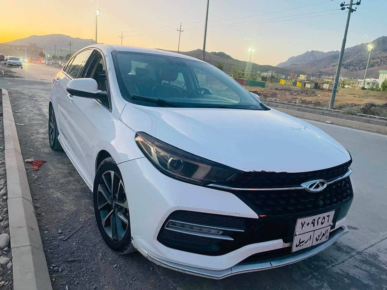 شيري ئه ريزؤ6

2022

فول فول مواسه فات
بي بؤياغ  ته نها يه ك ساردي هه يه
سحر خوار هه مو بازار
٩٢گه لا
*********** رانية, السليمانية
