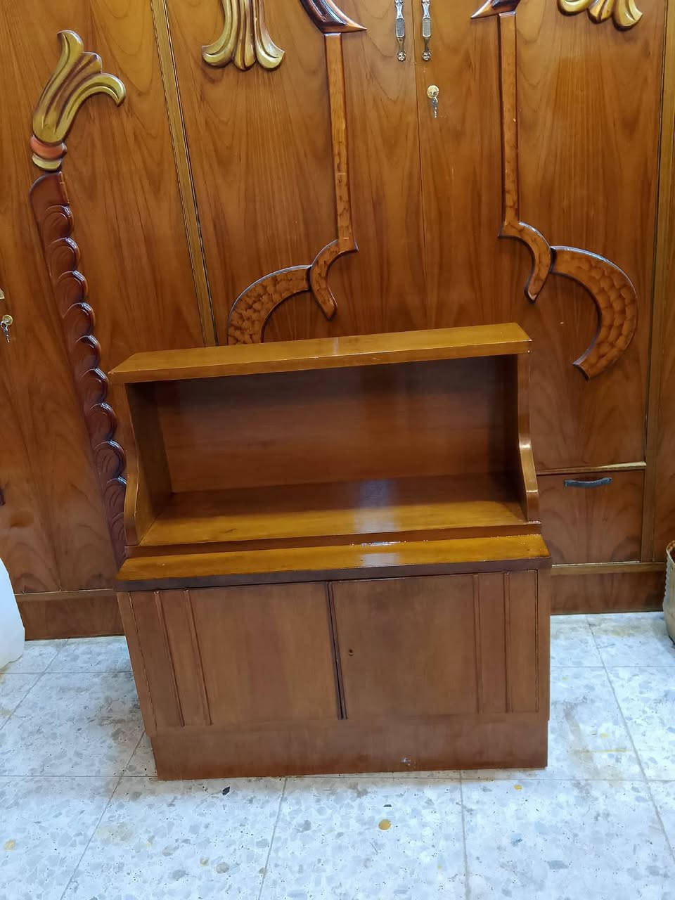 غرفه ام سته سعر ٥٥٠ الف مكاني عبيدي يوجد توصيل بكروه ***********
