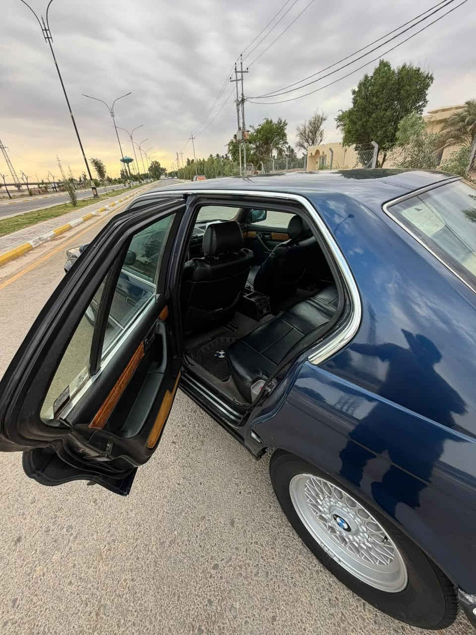 بي ام 735 • ١٩٩٠ • وارد ياباني