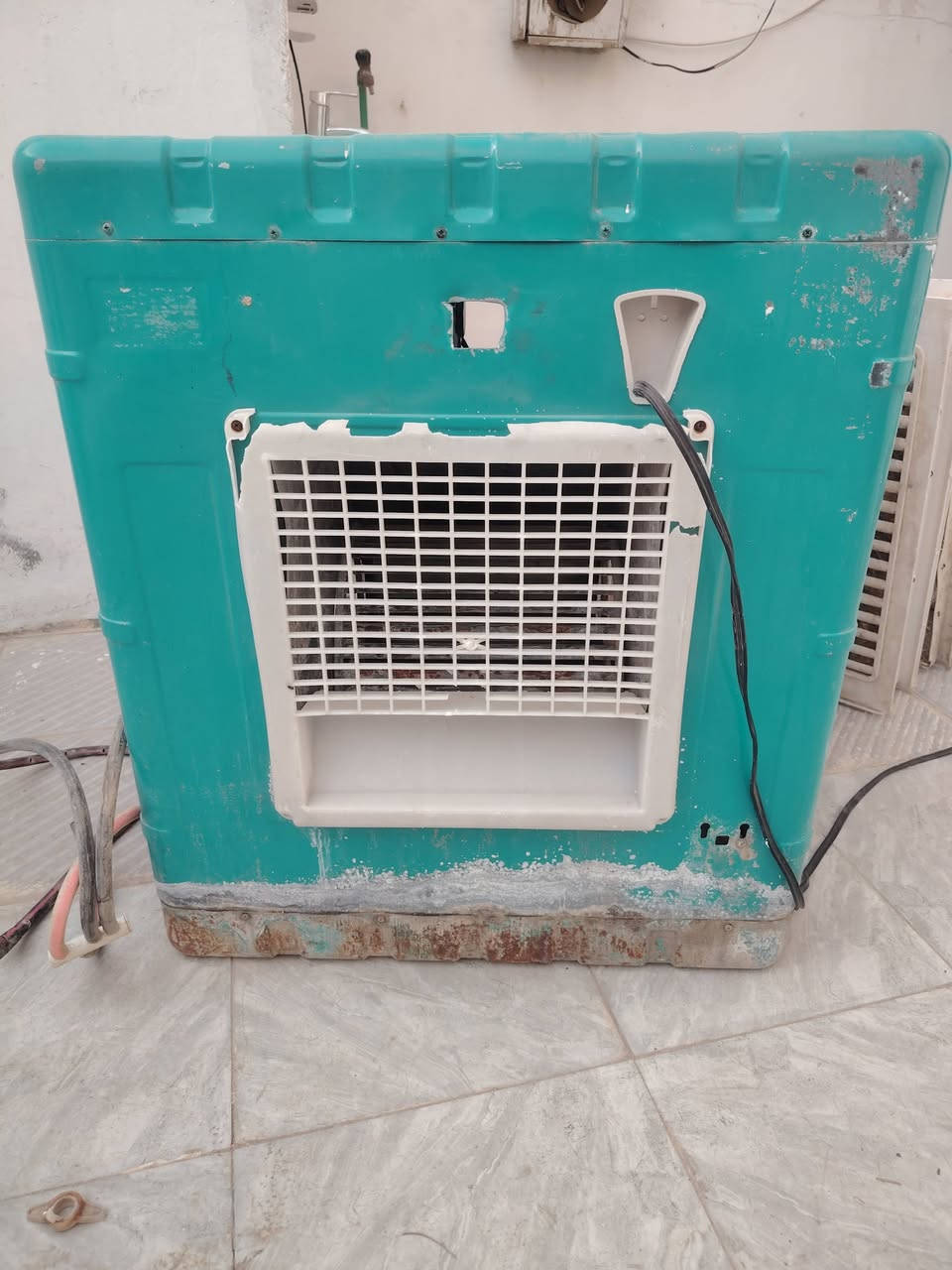 السلام عليكم مبرده نضيفه موطور جديد سعر 60 الف كامله
***********
