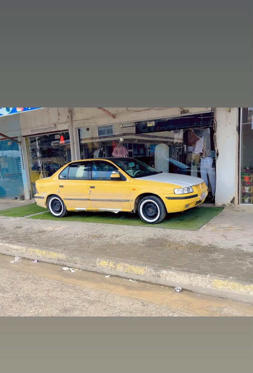 مرحبا شباب من رخصت لادمن سمند للبيع كفاله عامه سياره كير ومكينه مكفولات رقم نكليزي بغداد سياره نضيفه كلش مصفره هيئه وغرامات تبريد خير من الله سياره بسمي مابيه أي ضرب  موديل 2010 مكان صويره واسط وارجع وكللكم سياره كفاله عامه تحويل ثاني يوم شراي يراسل أو يتصل ع رقم ***********وبي واتساب هم سعر سياره ٣٥وبيه مجال شراي يأمر امر
