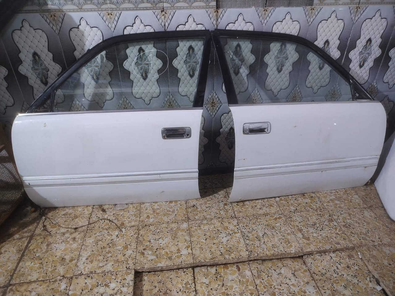 لبيع فره مال راس ثور تكم كامله غراضهن كلهي نقص بس بطاين كدام نقص نضافه 80بل100 قيم وخض مكان نجف حي الميلاد ***********
