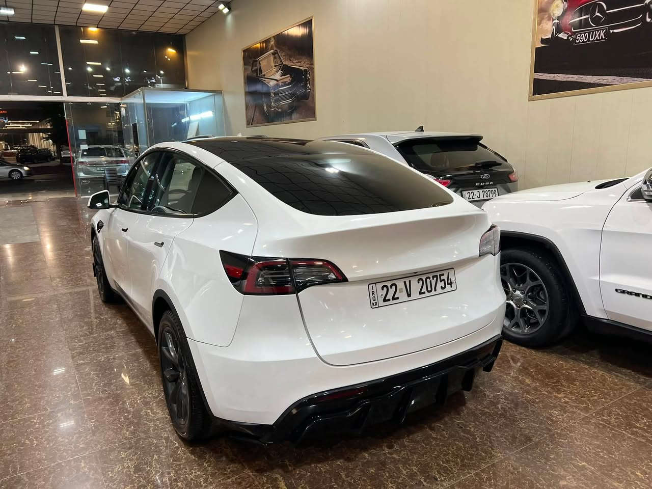 Tesla model Y 

مواصفات كندي موديل ٢٠٢٣
ماشي ٢٨٠٠٠كم

سعر ١٨٥$ورقة

***********
***********
