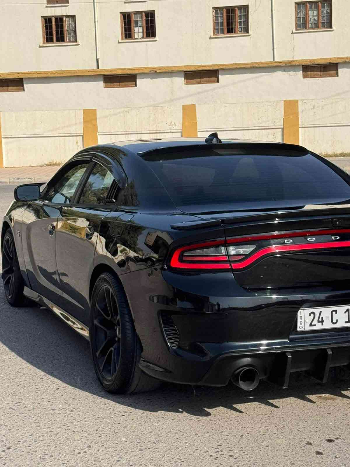 سلام عليكم ***********
السعر178وبيه مجال

جارجر XST للبيع2017رقم دهوك سنويه وهزه جديد تحويل مباشر

السياره كلين بدون حادث شرط بيه بس البونيد  محدث فقط السياره محدثه بلكامل سكات 

مكينه وكير واكسن شرط حداديه امامي وخلفي وطخم تاير شرط 

منضومه تبريد جديده  زرع عدسات السياره جاهزه من الرقم للرقم 

بيع فقط مكان السياره قضاء الشرقاط
