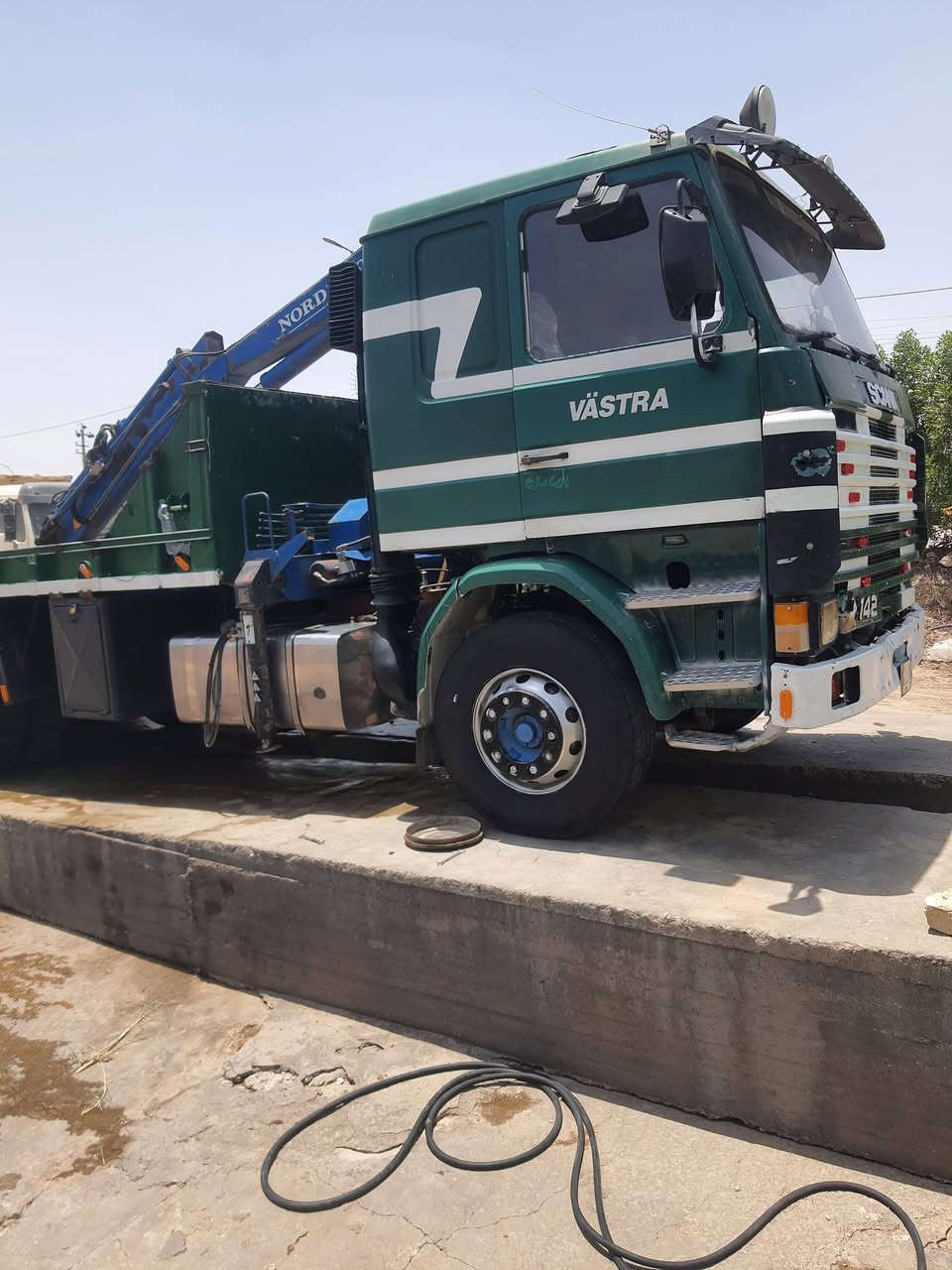 سلام عليكم كرين سكانيه للبيع كرين 5طن 4سلايت السعر 150 وبيه مجال بسيط مكان السياره السماوه باقي التفاصيل اتصل ***********
