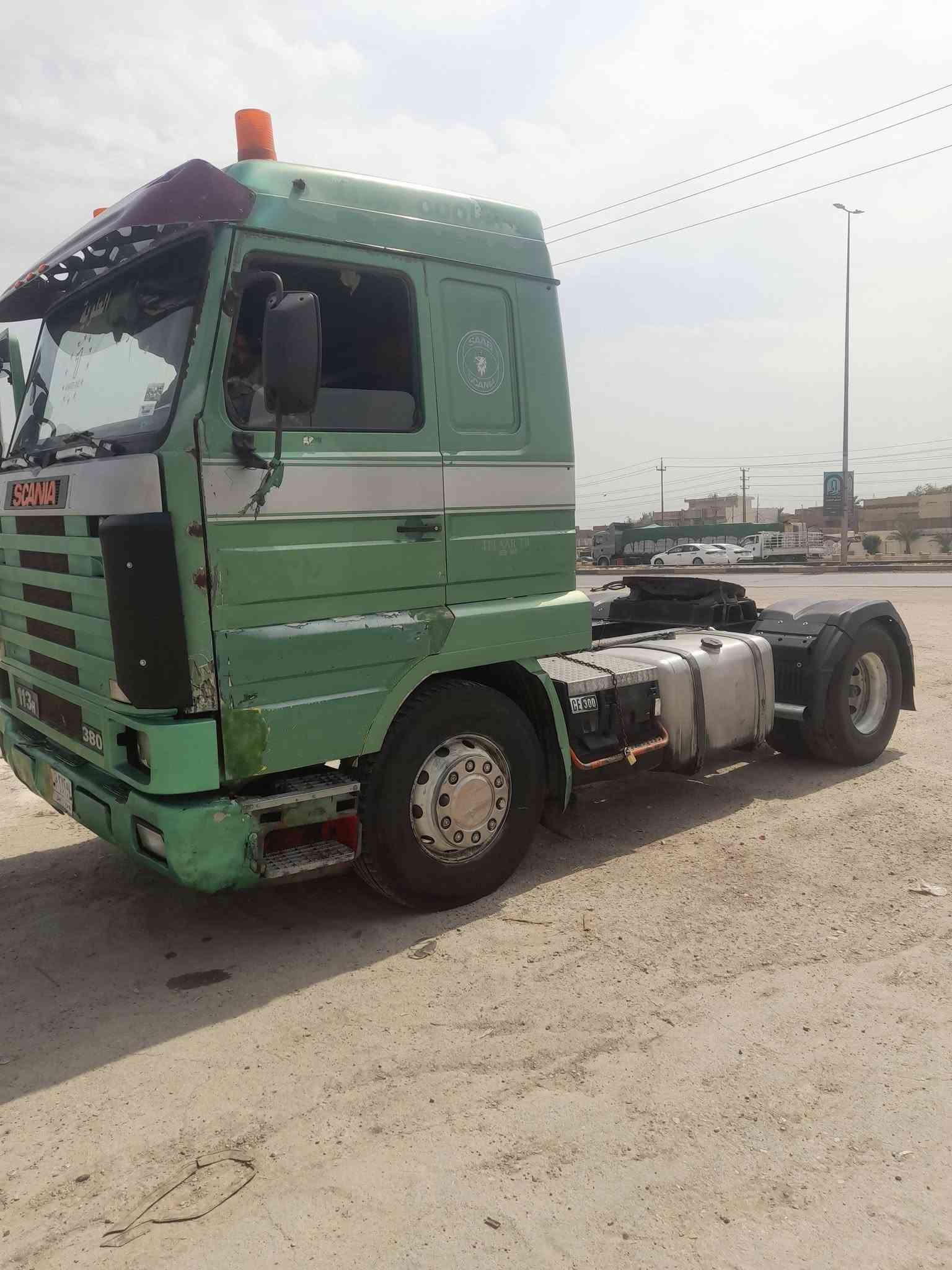 السلام عليكم اسكانيا ٩٦ مكينه بم٨٨ فحمي عادي كير ٩٠٠ شاصي ١٠ مسجله فلات سنويه ٢٨ تحويل السعر اتصل *********** واسط عزيزيه
