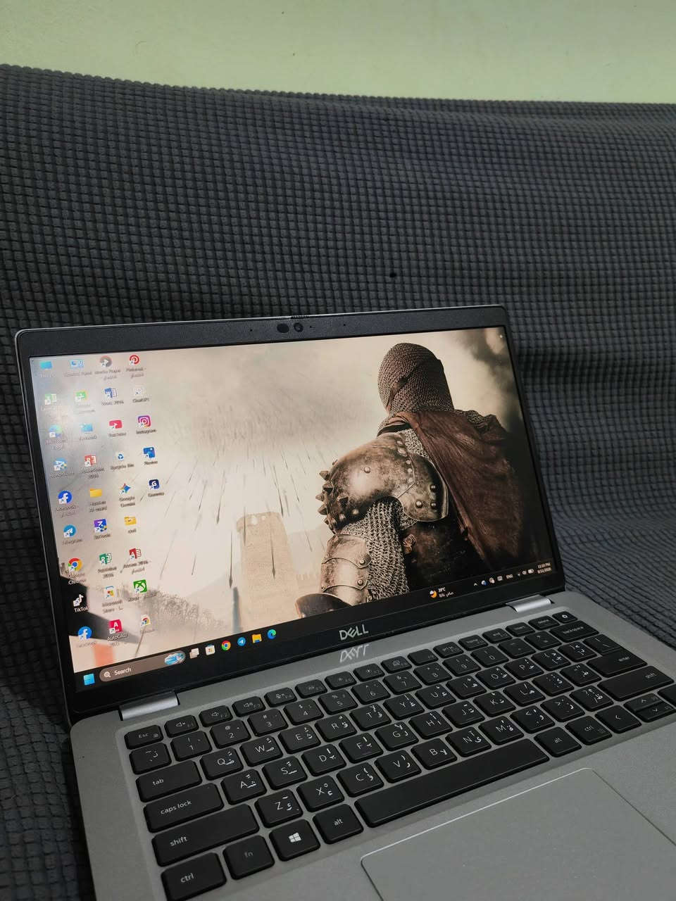 السلام عليكم
لابتوب للبيع

Dell من نوع

المواصفات:

-معالج Intel Core i5-1145G7 (الجيل 11)

-رام 16GB DDR4

-الذاكرة SSD NVMe 512GB

-شاشة 14 بوصة FHD Touch مضادة للانعكاس "تدعم اللمس "

-ويندوز جيل Windows 11

الكيبورد يحتوي على اضائه ب2 مستويات 

منافذ:

-2× USB-C Thunderbolt 4 (شحن ونقل بيانات)

-2× USB 3.2

-HDMI

-LAN

-قارئ microSD

-منفذ سماعة 3.5mm

ويدعم التعرف على الوجه

تفيد طلاب الهندسة تتحمل انواع البرامج الهندسية بكل سلاسه "تجربتي الشخصيه"

السعر: 450 وبيها مجال للشراي + اكو توصيل جميع المحافظات 

للاستفسار اتصل او واتساب راسلني غير متواجد على فيسبوك

📞 ***********

