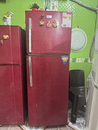ثلاجه للبيع شغاله مال بيت بيها ملاحظات بسيطه عنوان بغداد ام الكبر /077...