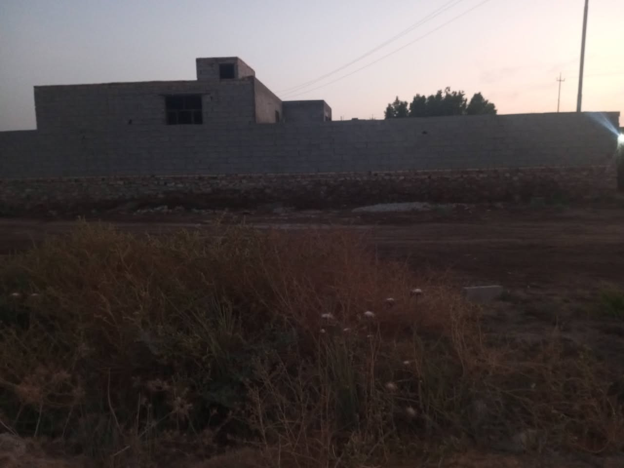 قطعه 300 متر  خلف المنتزه حي المهندسين مباشر طابو سند 25 علة شارع مباشر خدمات ماي وكهرباء مولد ‏‪***********‬‏ مكتب الفراشه الذهبية حي المهندسين
