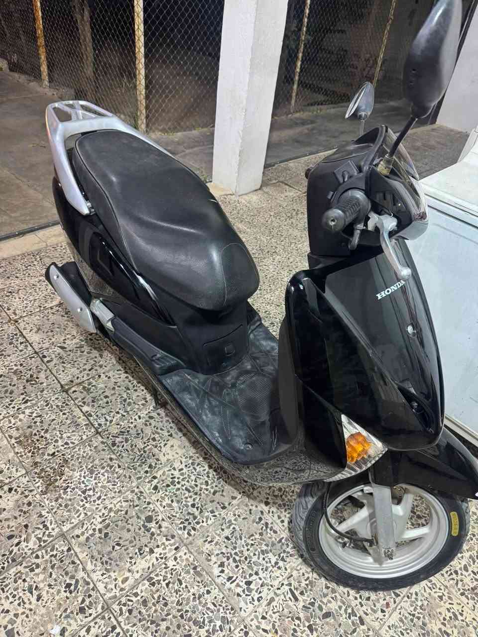 ليدي حديث للبيع مفتوح فتحه وحده مكينه ناعمه ما عايزه كلشي تركب وتطلع سعره 925 وبي مجال شي بسيط للاستفسار اكثر خاص او اتصل ؏ ***********
