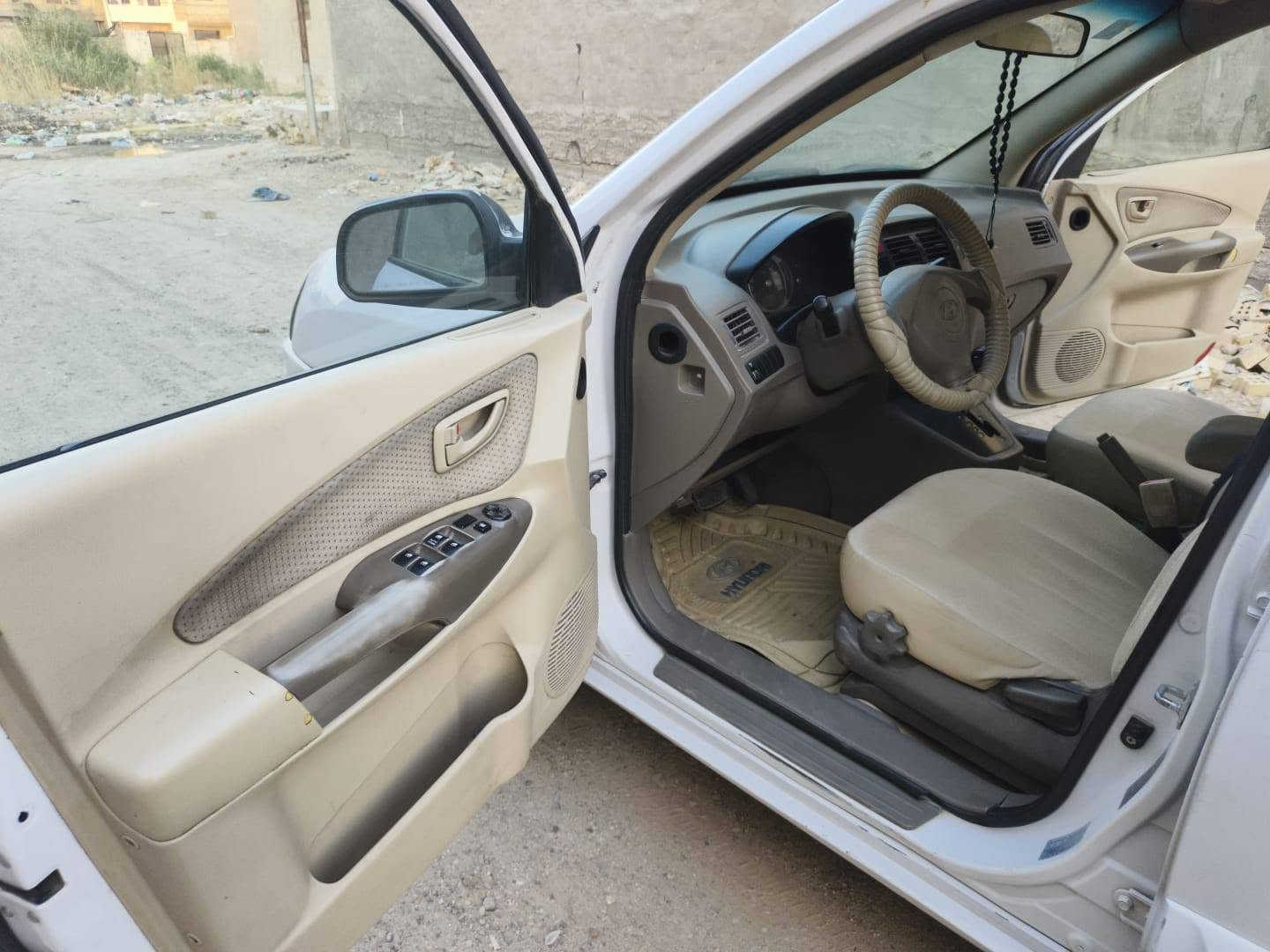 توسان ٢٠٠٩ خليجي بأسمي 
رقم انكليزي بغداد 
المحرك ٢٠٠٠ بي بخار 
الكير والتبريد كفاله 
مكان السيارة بغداد قرب مرور التاجيات 
السعر ٨٠  
للاستفسار ***********
