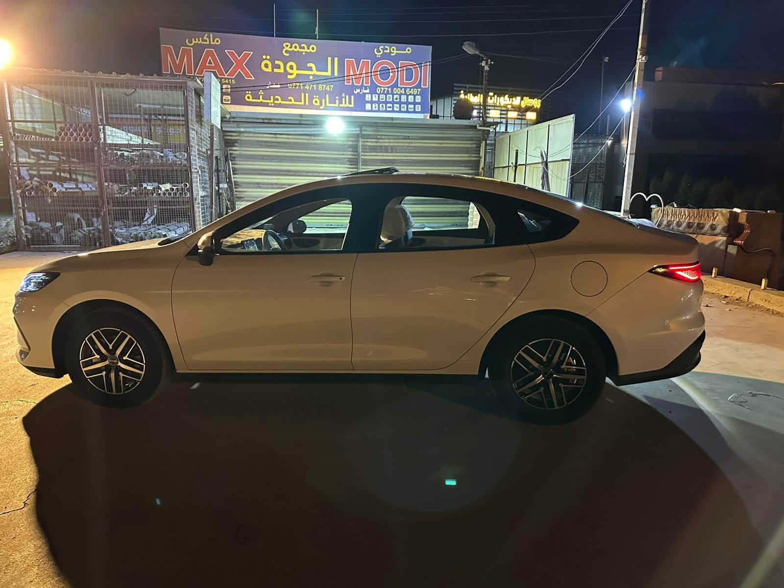 سيل05 زيرووو 2026
حجم البطارية 210 كيلو

مرقم كامل بغداد بأسمي 

المواصفات 

الموديل 2026

المدى الكهربائي 210 كيلومتر بالشحنة الواحدة 

المدى على البانزين  2100 كيلومتر 

كير تعليق 

كرسي كهرباء 

فتحة سقف 

المرايا الجانبية شفط 

منافذ شحن عدد2 تدعم الشحن السريع 

اربع نوافذ اوتو نزول وصعود 

 

الداخل ابيض 

تچوة وسطية بالكشن الخلفي

إضافة إلى باقي المواصفات معروفة 

للاستفسار عن السعر على الارقام التالية

  ***********

 متوفر واتساب 

مكاني بغداد
