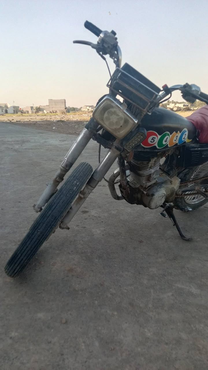 سلام عليكم دراجه للبيع مكاني بهرز سعر ب 250وبيهه مجال لاتصال على رقمي ***********

