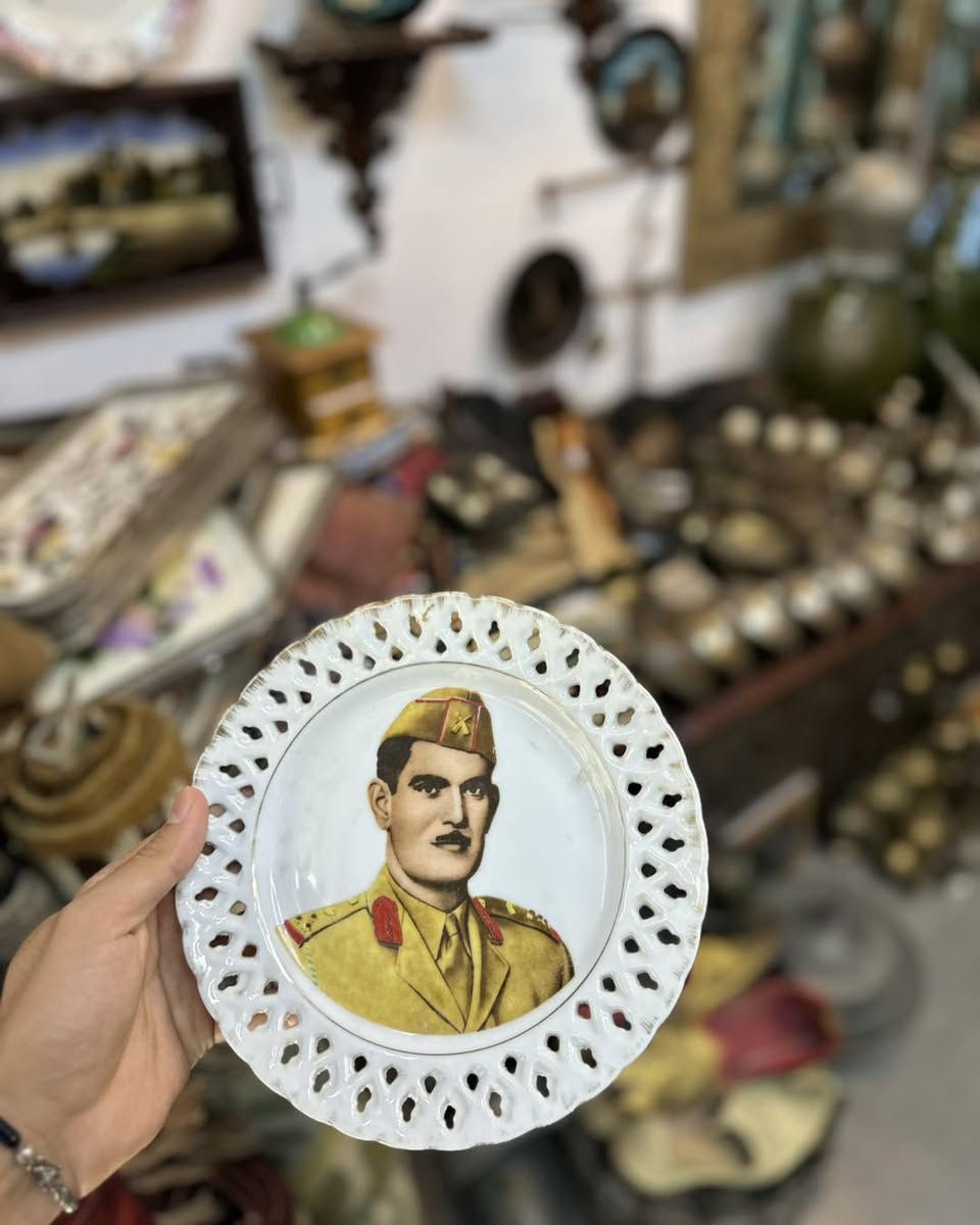 ماعون عبد الكريم قاسم قياس 20cm

⁨ #الباشا_للسجاد_والانتيك #مزاد 
 #انتيكات_الباشا #الباشا #تحف
