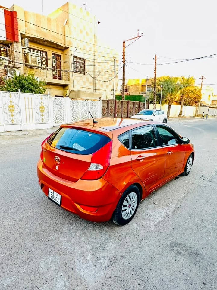 للبيع هونداي أكسنت 2015 لوون مميز 
رقم بغداد الجديد هزه سنويه جديده 
محرك 1600 مكفوول
كير AT مكفول 
صدر نظيف 
تبريد ثلج 
تخم تاير جديد باتري جديد 
داخل جديد جداً 
ماشيه 100
شاشه وكامره 
تحكم ستيرن 
وارد امريكي ليبل واحد 
جمييع الأيرباكات سليمه 
مكفوووووله منل ضرر والصبغ كفاااله
السعر 80 ورقه  قفل  بدون عمله 
سعر مناسب جداً وماكو مكفوله بهل سعر ابددد
مكاني الغزاليه 
***********
