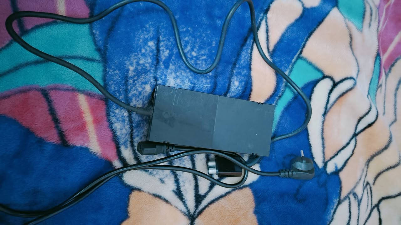 أكس بوكس ون فات شغال ونظيف كلش ما مفتوح
يجي وياه
كيبل HDMI
محولة أصلية 
جويستك وحدة
للإستفسار واتساب: ***********
