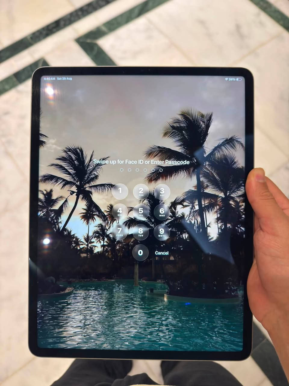 للبيع ipad pro”12  M2
السلام عليكم للبيع ايباد برو ١٢ انش الجيل السادس 

* 📱 الموديل: iPad Pro 12.9-inch (6th Generation)

* ⚡ المعالج: Apple M2

* 💾 السعة: 128GB

* 📡 النسخة: Wi-Fi

* 🖥️ الشاشة: Liquid Retina XDR – 12.9”

* 🔋 صحة البطارية:85%

* 🔄 دورات الشحن: 589 Cycle

* 📅 تاريخ التصنيع: 2022

* 🔐 iCloud: تسجيل خروج وجاهز للمستخدم الجديد

* 💻 النظام: iPadOS 26.5.2

الحالة: الجهاز يعمل بشكل ممتاز وجميع الوظائف تعمل، والشاشة واللمس والكاميرات والسماعات والـFace ID تعمل بشكل طبيعي.

السعر 900 الف.

للتواصل واتساب ***********
