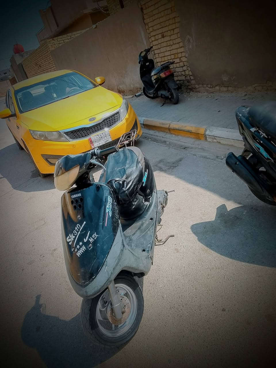 سلام عليكم دراجه منغولي نضيفه مكينته مفتوحه كص أصلي كهربايات كله شغاله حتى سلف شغال بس لباتري ضعيف مادير ديره قويه مكان رميثه رقم *********** سعر 200وبيه مجال بصيط.
