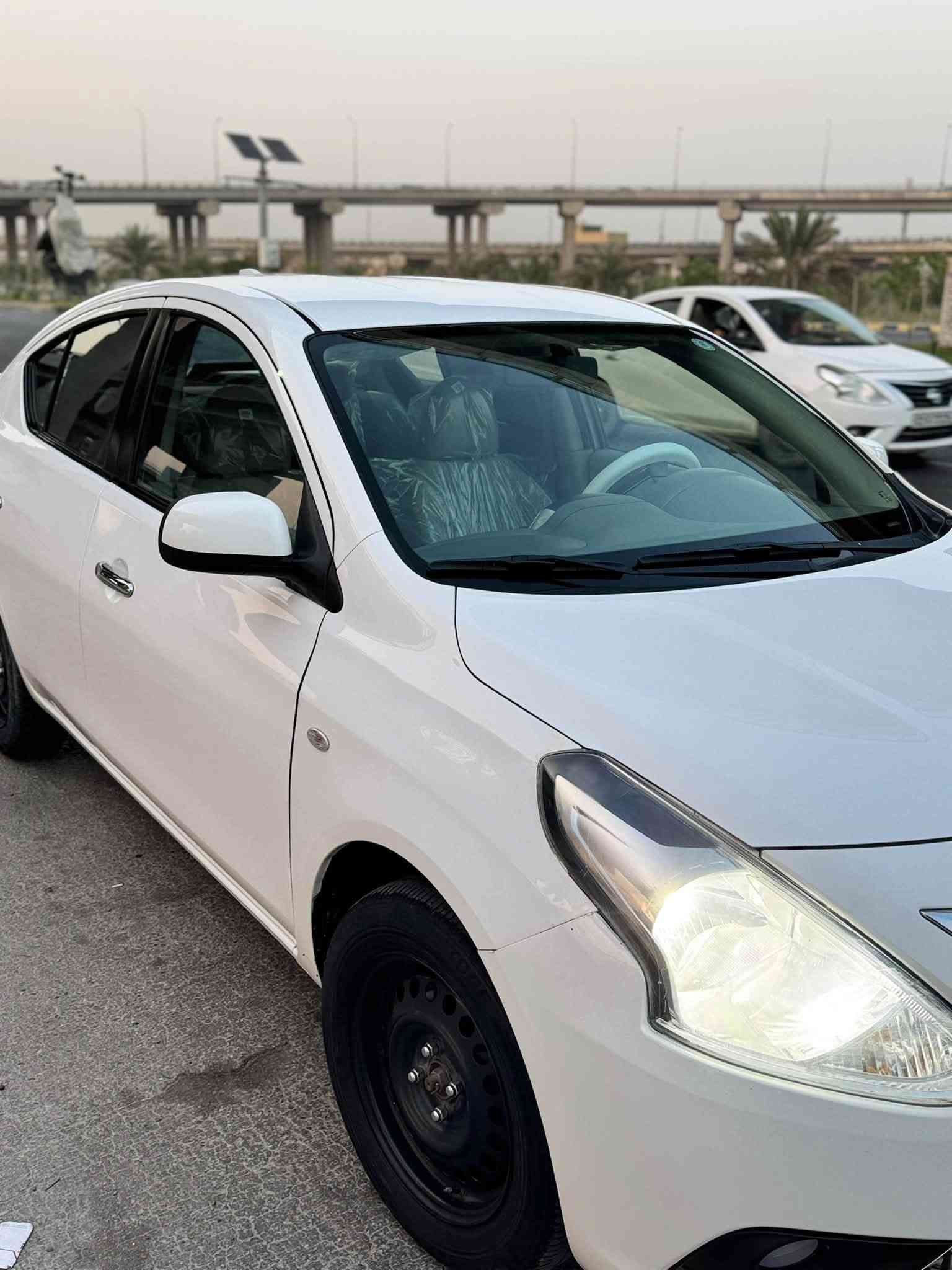 نيسان سني هندي بليته زركة موديل 24 باسم شركة تريد تحويل او وكالة مضمون ماشية 66 الف
بيها ملاحضات بسيطة جوه قبق جنطة وبيها تكحيل بالكرن بالجاملغ خلفي السيارة كفاله من الصبغ او التبديل والفتح 
كير ومكينه وحداديه وتبريد مكفولات كلهن السبير مامفتوح 
 
السعر (113) بيها مجال بسيط 
النجف الأشرف // ***********
