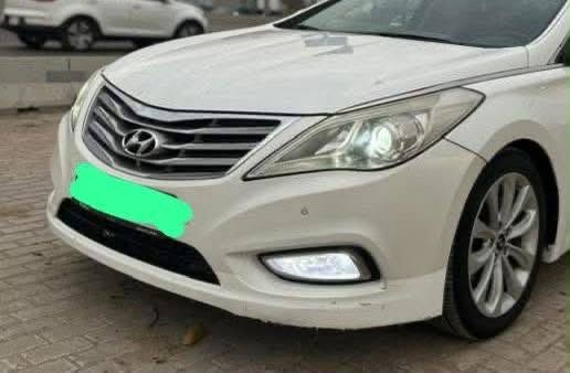 🚘 هيونداي أزيرا 2014
🔺 المواصفات
◾ مكينة V6 ممفتوحة وبدون رواجز
◾ رقم طويل
◾ هزة 2026 شهر 8 تسقط
◾ كشنات تدفئة
◾ 2 بردات بلادي
◾ تبريدها ثلج 🧊
◾ حساسات أمامية وخلفية
◾ بيها مواصفات إضافية
🔺 ممشى السيارة 171 ألف كم 
⚙️ حجم المحرك V6
🛠️ الأضرار
◾ السيارة كلين
◾ بيها حالوب خفيف بالسقف بدون صبغ
📍 مكان السيارة الموصل
📲 رقم صاحب السيارة
***********
***********
