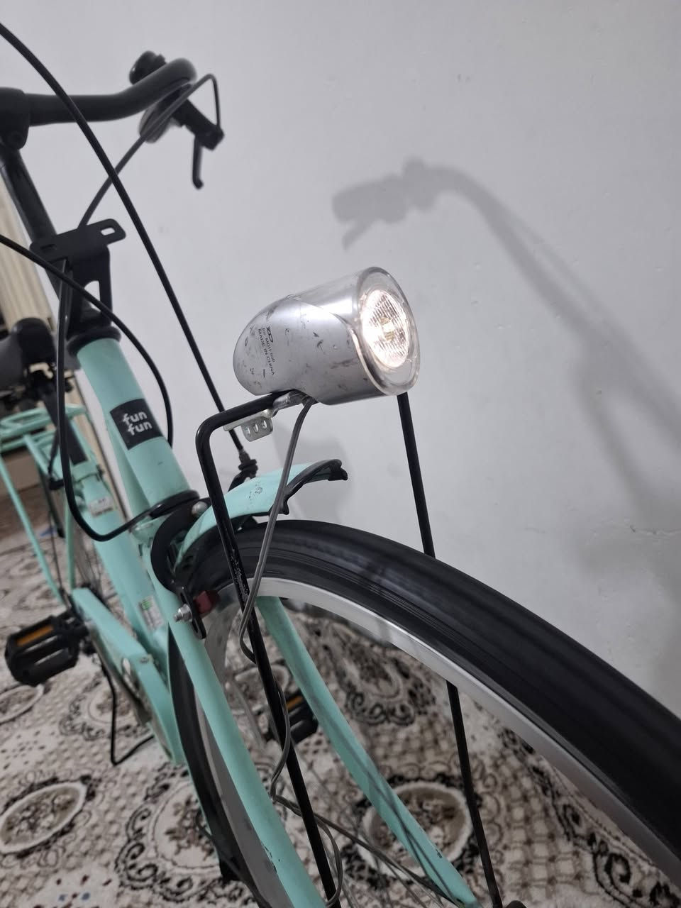 🚲 دراجة يابانية بالة – Super Original 🚲
​إذا كنت تبحث عن الجودة الحقيقية والمتانة العالية، فهذا هو الخيار الأفضل!
​النوع: سوبر (Super Original) – بالة ياباني أصلية
​الحجم: 26
​الموديل: 2017
​الإطارات: من ماركة Bridgestone الشهيرة
​نظام السرعات: 6 غيارات تعمل بكفاءة وبدون أي مشاكل
​القفل: قفل مركزي (Central Lock) 🔒
​الإضاءة: LED مغناطيسي (يعمل تلقائياً مع دوران العجلة بدون الحاجة لبطارية) 💡
​الحالة: نظيفة جداً، جاهزة للاستخدام 100% ولا تحتاج لأي مصاريف
​📍 الموقع: أربيل
📞 للتواصل: ***********
