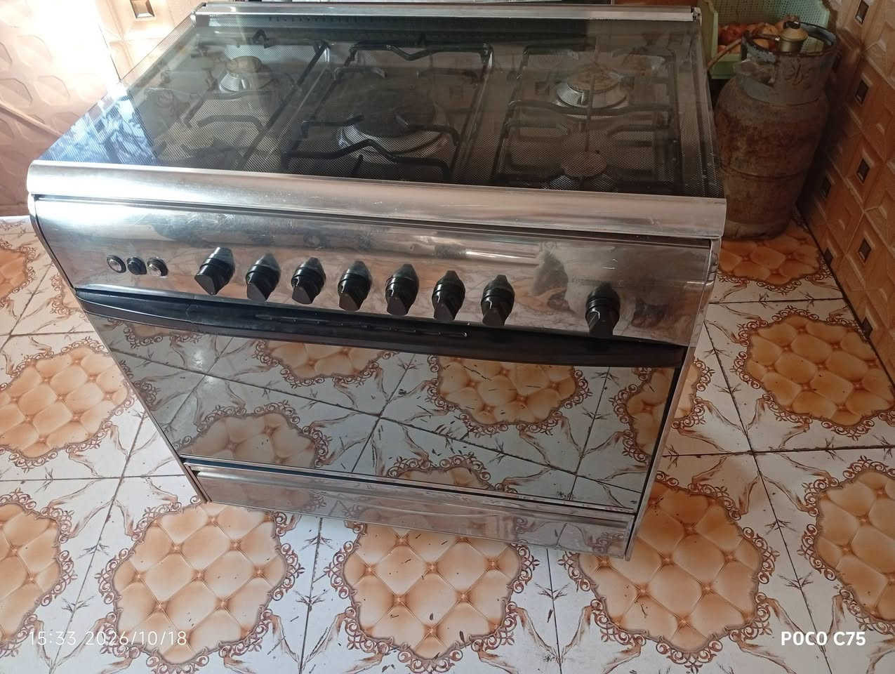 طباخ انفيرسل • ٥ عيون • شغال