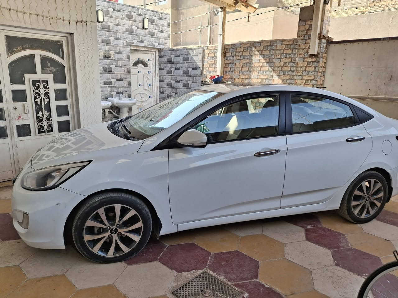 للبيع اكسنت موديل ٢٠١٦ قادسيةخليجي مكفولة من الصبغ والتبديل  
محرك ١٦٠٠ 
فول مواصفات
مكانه ديوانية 
السعر ١١٠
للاتصال ***********
***********
