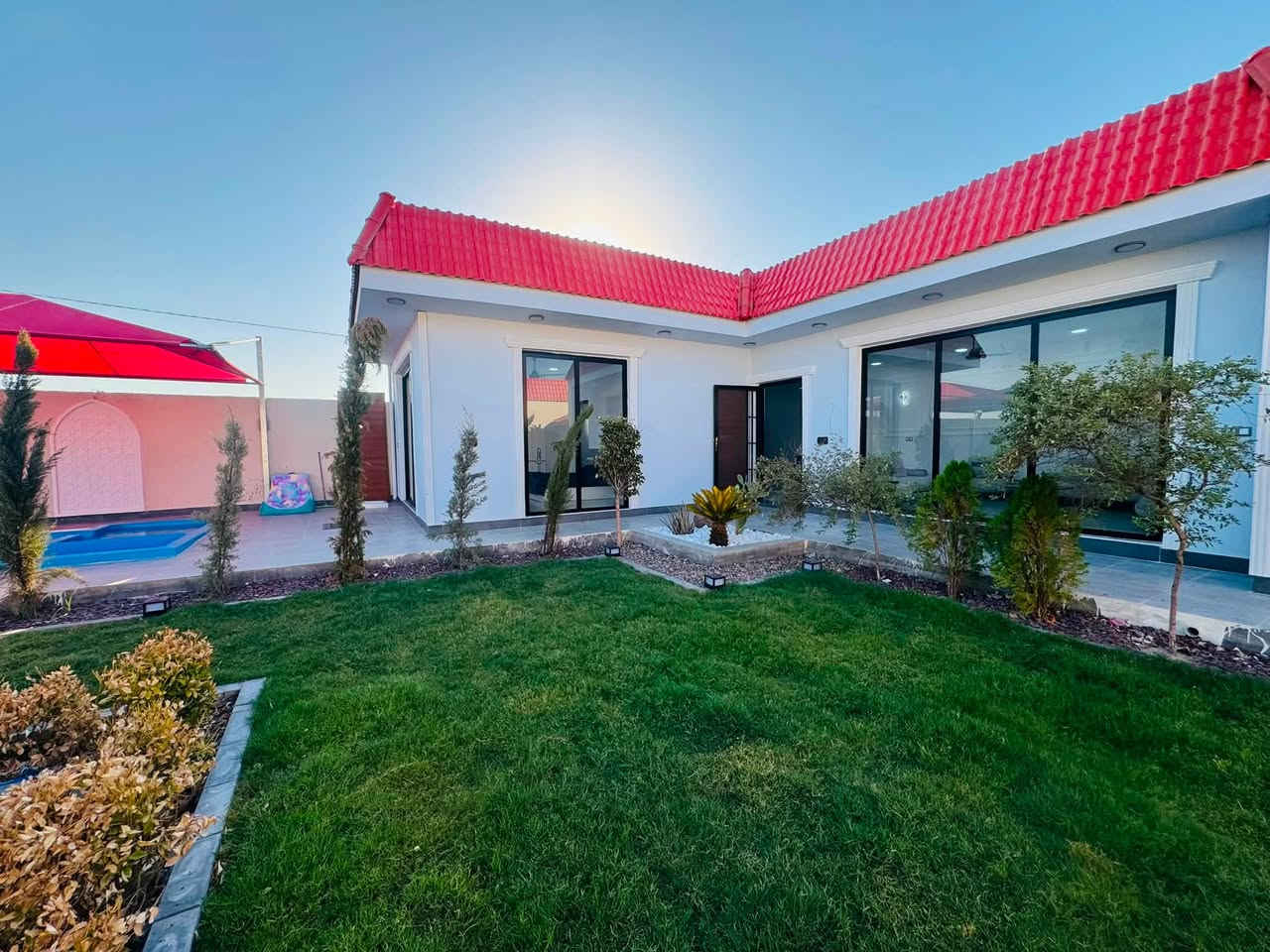 @🏠مزرعـــــــــة للبيــــــــــــع
فـٓــــي آبـــــو غــــــرق شــــــارع مـــــــزارع النخيـــــل قــــــرب (العلويـــــــة شريفــــــة ع) (المنطقـــــــة مــــــــزارع)
_________________
المساحــــــة // 800م #طابـــــو #زراعـــــي #سنــــــد 25
الواجهـــــــــــة // 19م
النـــــــــــــــــــزال// م
_________________
#البنــــــــــــاء:  ⁦  🛡️
#مؤثثـــــــة #بالكامـــــــل #مـــــــــع #طاقــــــــة

🧱🏗️ #البنــــــــــــــاء
غرفـــــــــــة وصالــــــــــة وهـــــــــــول ومطبـــــــــخ ومجمــــــــــع صحيــــــــــات خارجيــــــــــة وگــــــــــراج وحديقــــــــــة
مــــــــــع دار أستراحــــــــــة جانبيـــــــــــة وجلســـــــــة خارجيـــــــــة وباربكيـــــــــو ...
____________________

______________💲
للأستفســـــــار عــــــن السعــــــــر يرجـــــــىٰ تـــــــرگ تعليـــــق (السعــــــــر) #وسيتــــــم #الـــــرد #خــــاص
______________💲

_____________________
#مكتـــــــــب
          🏗️🧱أمــــــــلاك بابــــــــل للعقـــــــار🧱🏗️
#الكائـــــــــن
  شارع_الكرامة_قرب_الضريبة_مقابل_التخطيط_العمراني
***********
        ***********📞☎️📞***********
                    
_____________________________________________
