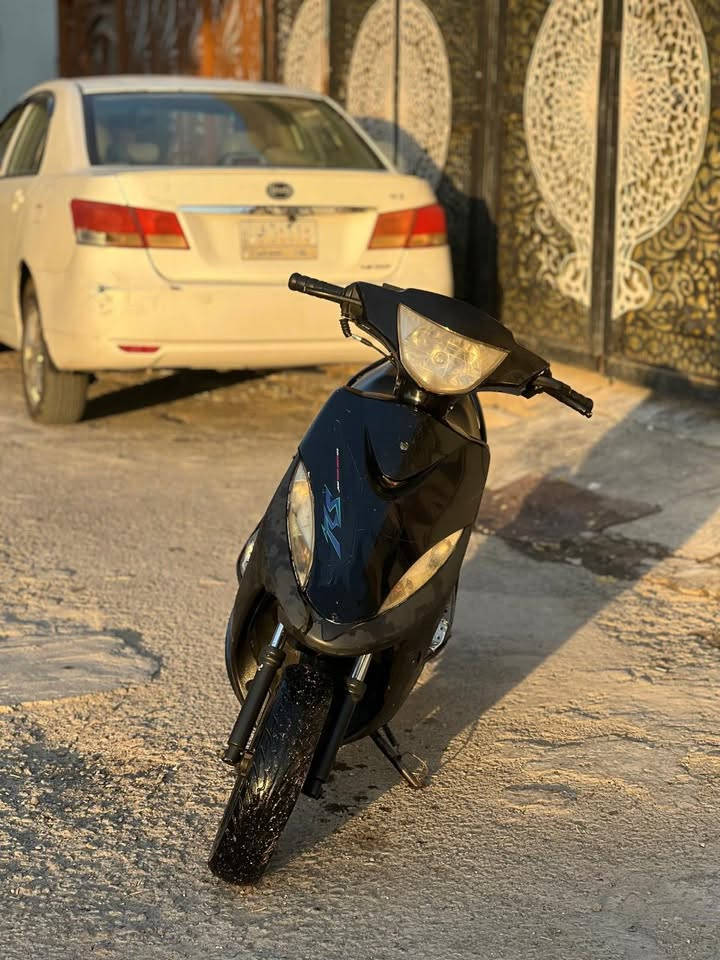 السلام عليكم عدله للبيع دراجه كبل للشارع مستعجل على بيعته عارضه ب400 وبيه مجال عنواني بغداد البلديات 
***********
