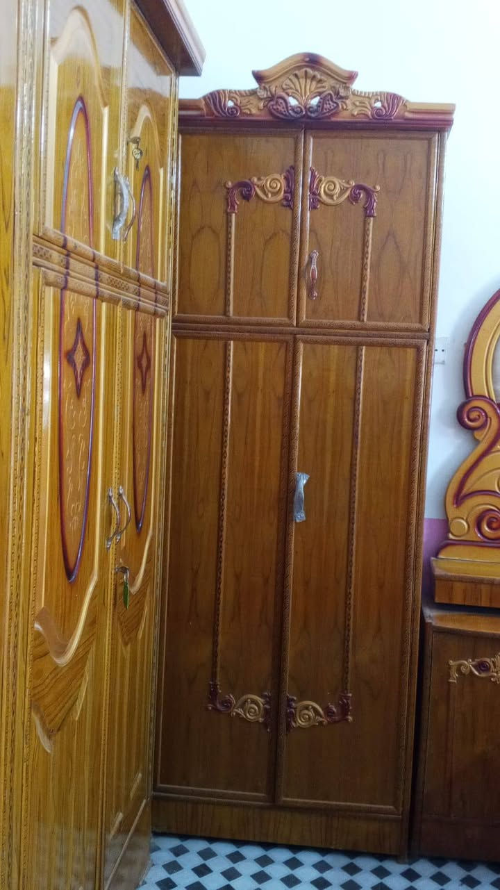 غرفت نوم مستعمله لبيع نضيفه بكان بغداد حي لنصر لشراي يخابر وبي خير ويدلل***********
